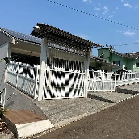 Casa Dos Geranios Com Piscina - 4 Quartos Climatizados, Espacosa Ideal Para Encontro De Grupos E Familiares, Proximo Do Parque Termal! Piratuba Exterior photo