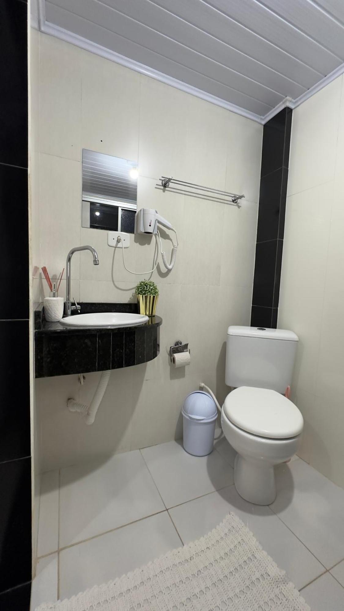 Casa Dos Geranios Com Piscina - 4 Quartos Climatizados, Espacosa Ideal Encontro De Grupos E Familiares, Proximo Do Parque Termal! *
